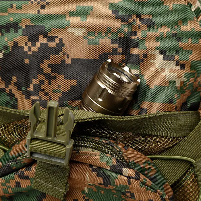 Tactical Hydration Pack – Mesh Pocket with Flashlight & Buckle